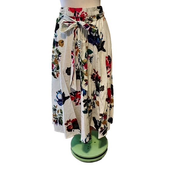 Roz & Ali Dresses & Skirts - Roz & Ali 2x Maxi Skirt Floral Belted Pullon. Dimensions waist 42", waist-bottom